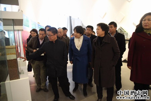 自治區基層組織建設現場會和經驗交流會領導和代表參觀河套酒業集團