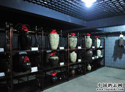 白酒收藏儲(chǔ)存是關(guān)鍵,白酒儲(chǔ)存的兩大決定性因素