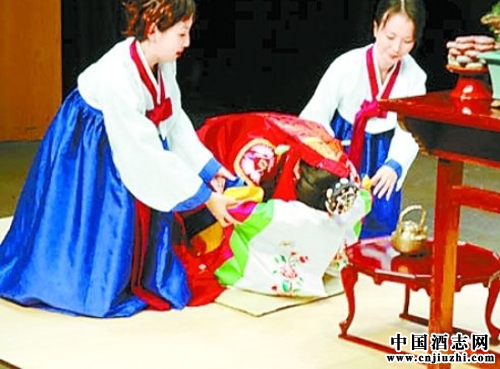 韓國酒禮習(xí)俗,在韓國喝酒的注意事項(xiàng)