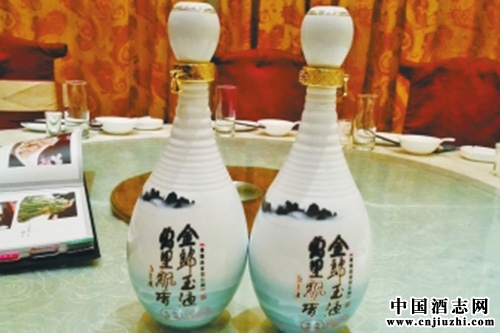 2015年 帶金郎玉液酒回家過好年