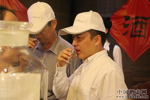 中國清香型酒企研討會舉行,多名酒企參加
