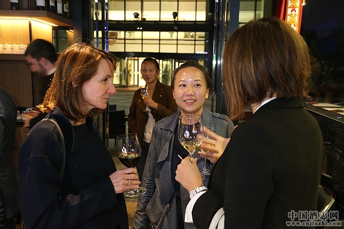CIVB킃ϯParadox Restaurant-The Bordeaux Loungeưɻ